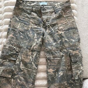 REVICE Camouflage Cargo Pants